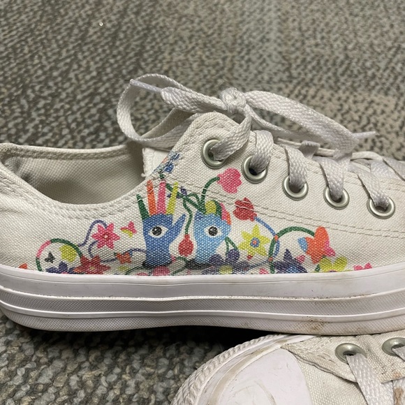 Pride Converse - Picture 3 of 5